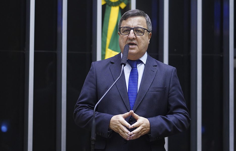 Agências têm autonomia que "extrapola papel constitucional", diz autor da emenda 54