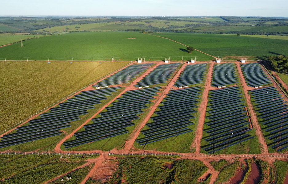 Vivo e Helexia Brasil inauguram três usinas solares no Paraná